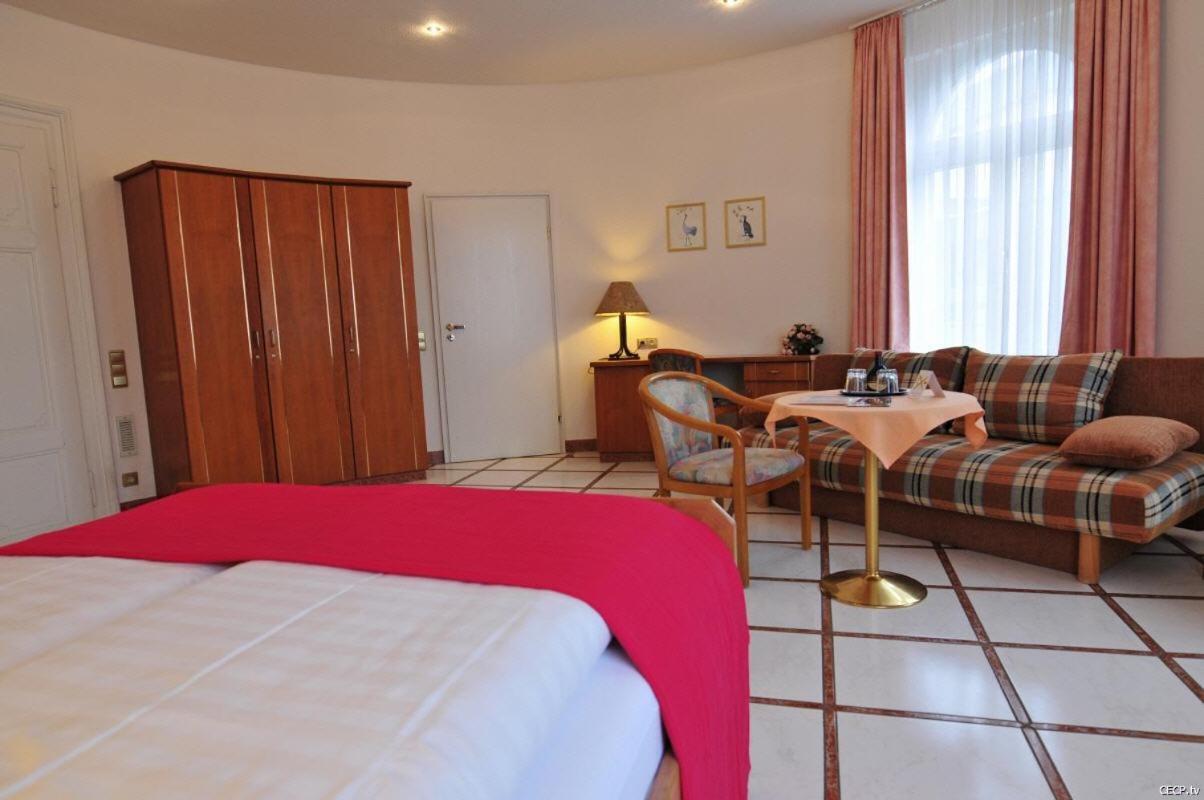 Hotel Haus Reichert Баден-Баден Стая снимка